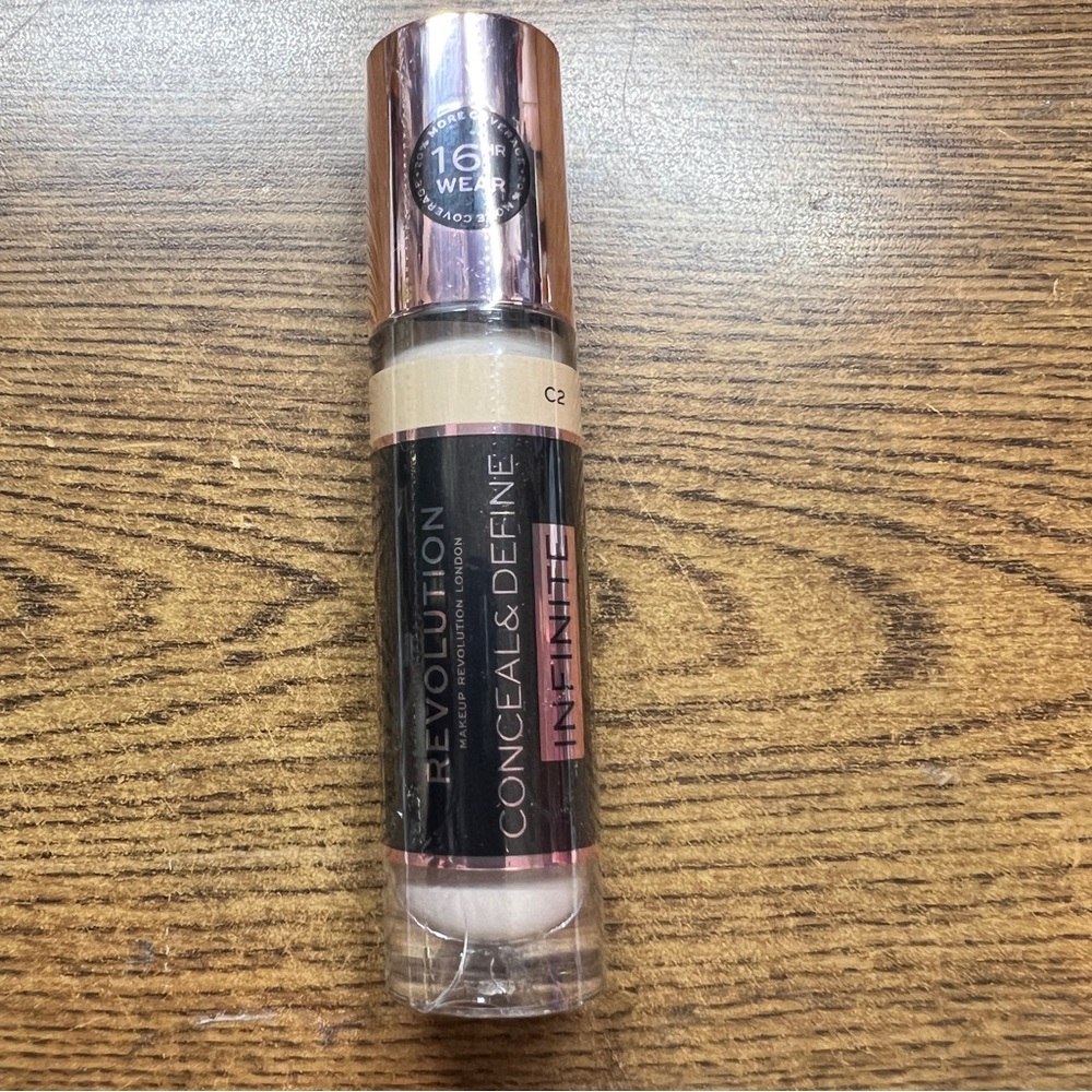 Revolution C-2 Conceal & Define Infinite Long Wear Concealer Crease Proof